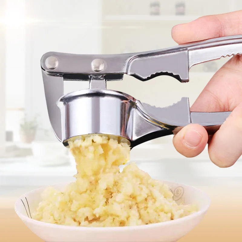 Garlic Press: Stainless Steel Garlic Press - Handheld Crusher & Mincer
